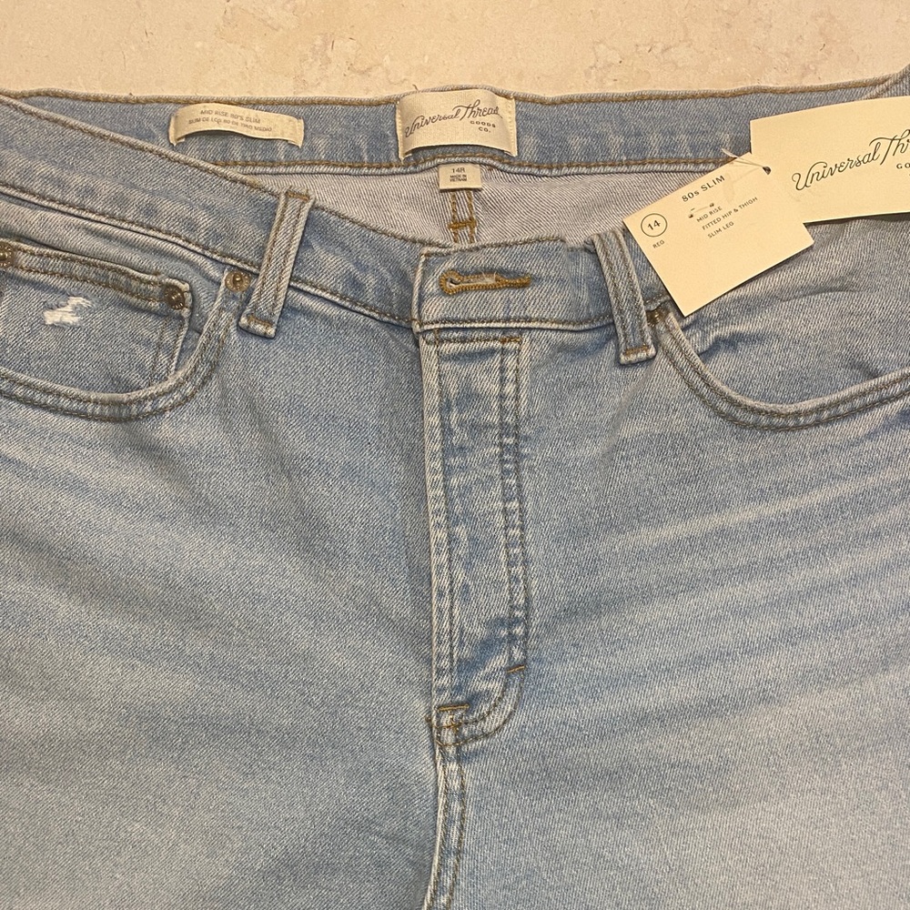 Universal Thread Women's Light Blue Mid Rise 80’s Slim Jeans - Picture 4 of 10